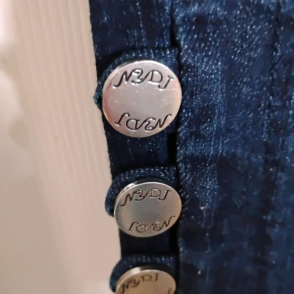 Denim Capris NYDJ Dark Wash Size 6 USA - Picture 5 of 12